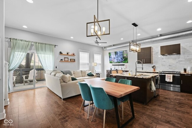 2464 Broadway St in Indianapolis, IN - Building Photo - Building Photo