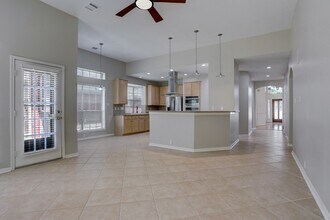 14019 Lake Trail Dr in Sugar Land, TX - Building Photo - Building Photo