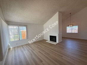 4835 Katrina Pl in Palmdale, CA - Building Photo - Building Photo