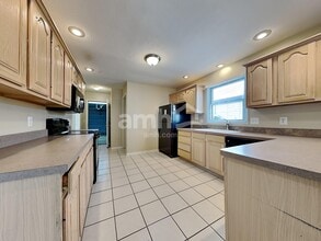 1030 Justin Ridge Way in Waynesville, OH - Foto de edificio - Building Photo