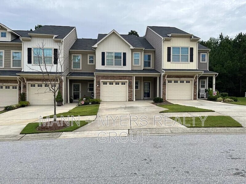 123 Cypress Hill Ln in Holly Springs, NC - Building Photo