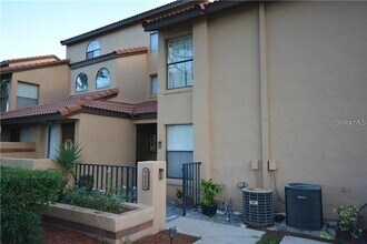 4856 Marks Terrace in Orlando, FL - Foto de edificio - Building Photo