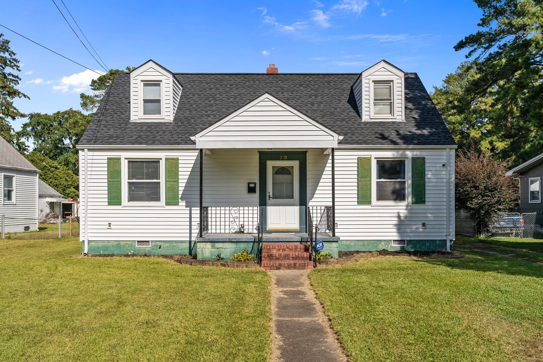 210 Pennington Blvd in Portsmouth, VA - Building Photo
