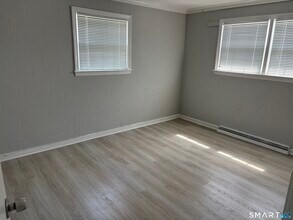 832 Milford Point Rd in Milford, CT - Building Photo - Building Photo