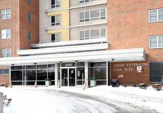 Cedar Extension Hi-Rise in Cleveland, OH - Foto de edificio - Building Photo