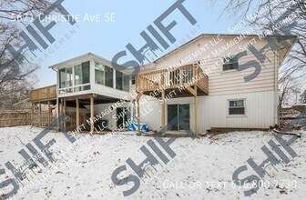 5671 Christie Ave SE in Kentwood, MI - Building Photo - Building Photo