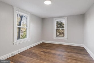 212 Warren St in Beverly, NJ - Building Photo - Building Photo