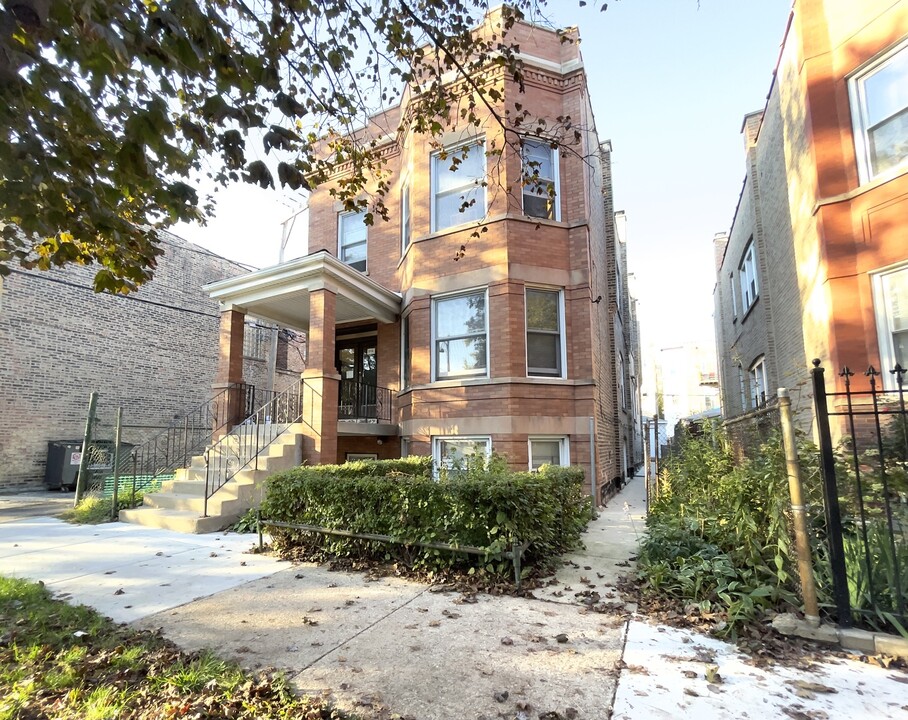 2344 W Cortez St in Chicago, IL - Building Photo