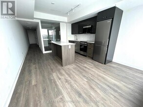 2 Manderley Dr in Toronto, ON - Building Photo - Building Photo