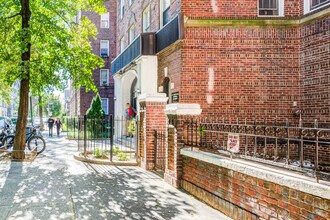 88-11 Elmhurst Ave in Elmhurst, NY - Building Photo - Building Photo