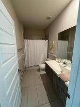 7910 NW 105th Ave in Doral, FL - Building Photo - Building Photo