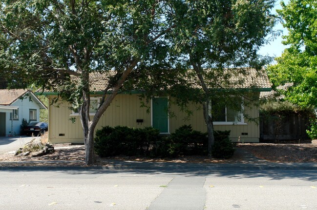 1709 Mission Blvd in Santa Rosa, CA - Building Photo - Building Photo