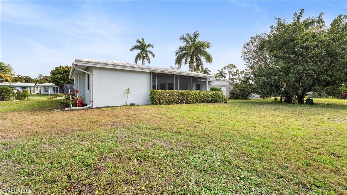 54 Hilo Ct in Naples, FL - Building Photo