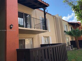 10744 N Kendall Dr in Miami, FL - Building Photo