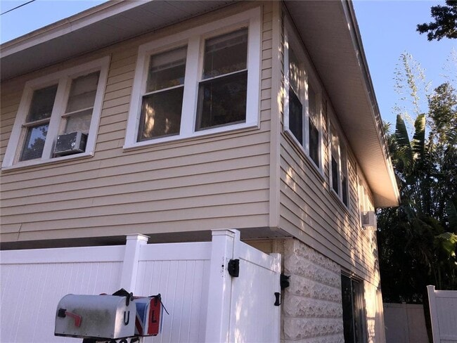 1225 1/2 27th St N in St. Petersburg, FL - Building Photo - Building Photo