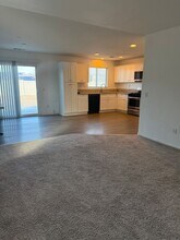 14336 Black Mountain Pl in Victorville, CA - Building Photo - Building Photo