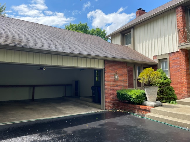 2100 Cheltenham Rd in Columbus, OH - Building Photo - Building Photo