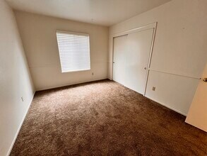 9012 Cornwall Dr in Stockton, CA - Building Photo - Building Photo