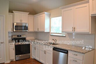 3424 Brookstone Dr in Sherman, TX - Foto de edificio - Building Photo