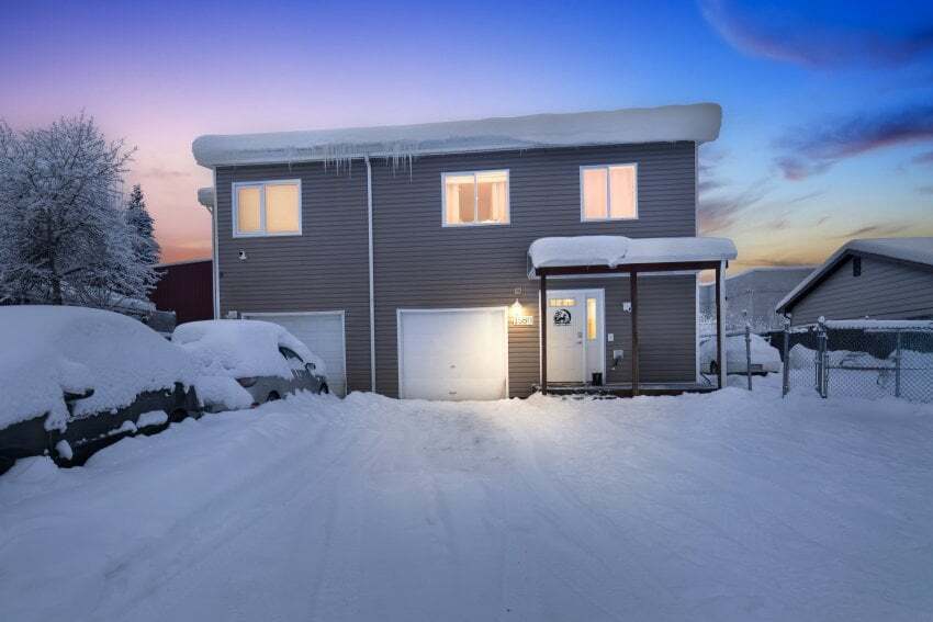 1580 Market St, Unit B - Upstairs bd 2 in Fairbanks, AK - Building Photo