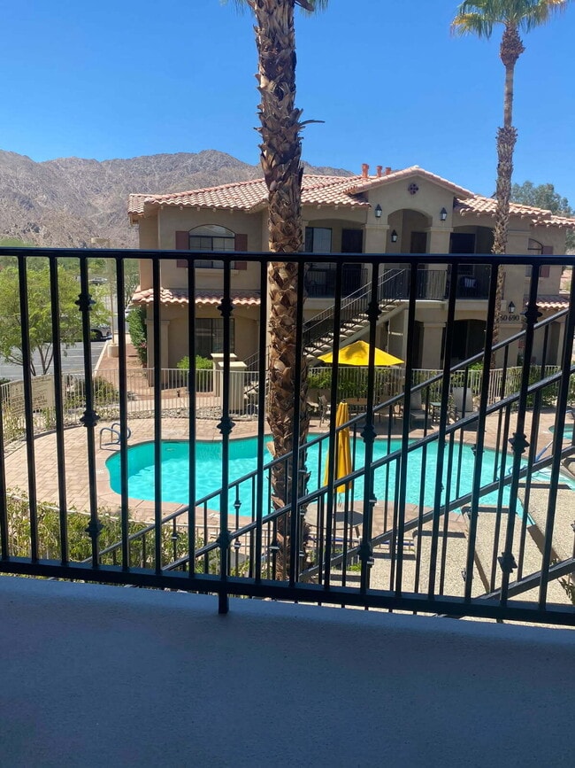 50700 Santa Rosa Plz in La Quinta, CA - Building Photo - Building Photo