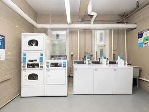 131 Park Dr, Unit 22 in Boston, MA - Building Photo - Building Photo
