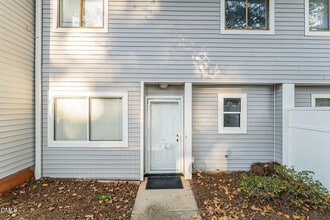 Room in Townhome on Sandy Creek Dr in Raleigh, NC - Building Photo - Building Photo