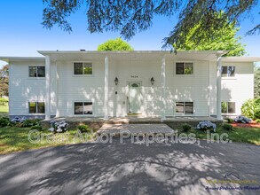 3624 Maple Dr in Ypsilanti, MI - Building Photo - Building Photo