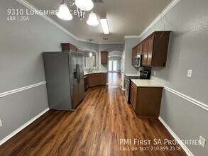 9310 Longmire Trace in San Antonio, TX - Building Photo - Building Photo