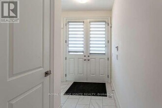 9 Smallwood Rd in Brampton, ON - Building Photo - Building Photo