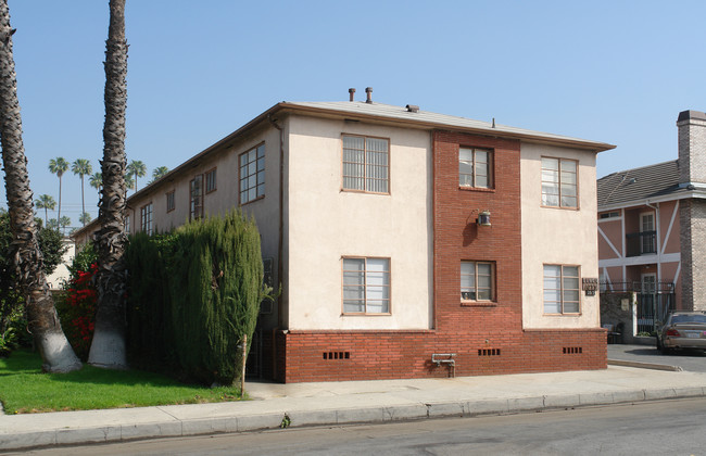 215 W Acacia Ave in Glendale, CA - Building Photo - Building Photo