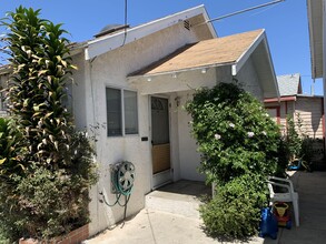 240 W Oliver St in San Pedro, CA - Building Photo - Building Photo