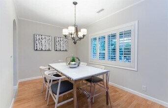 274 Willow Rd in Menlo Park, CA - Building Photo - Building Photo