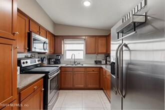 401 Claudia Dr in Jacksonville, FL - Foto de edificio - Building Photo