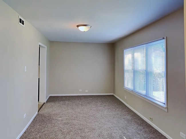 7932 Long Ave in Burbank, IL - Building Photo - Building Photo