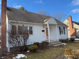 147 Federal St in West Hartford, CT - Building Photo