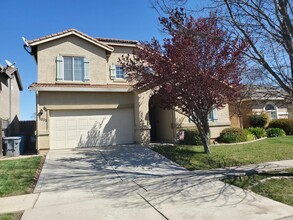 1035 Tiburon Way in Olivehurst, CA - Building Photo - Building Photo