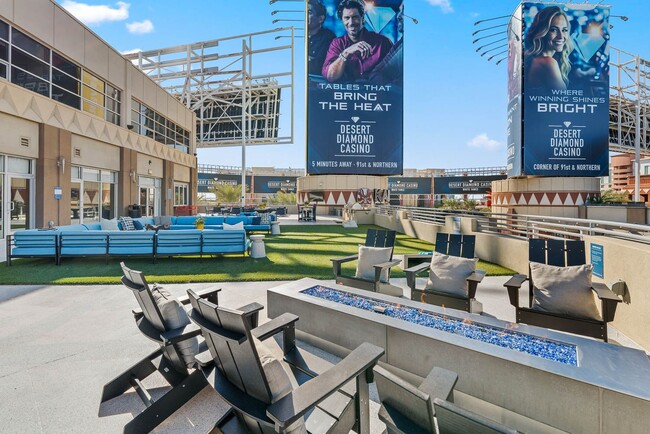 The Lofts at Westgate in Glendale, AZ - Foto de edificio - Building Photo