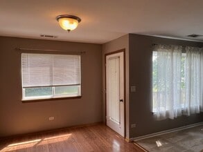 629 N Deer Run Dr in Palatine, IL - Building Photo - Building Photo