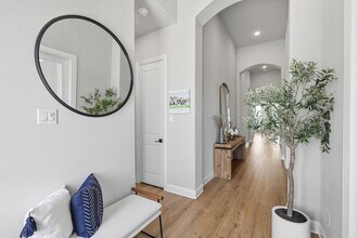 2016 Strolling Wy in Argyle, TX - Foto de edificio - Building Photo