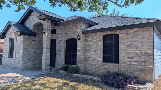10303 Dasher Dr in Laredo, TX - Building Photo - Building Photo
