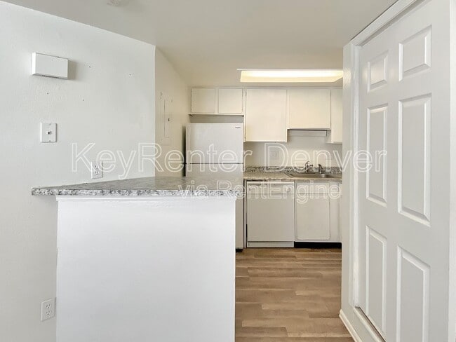 17053 E Tennessee Dr in Aurora, CO - Building Photo - Building Photo