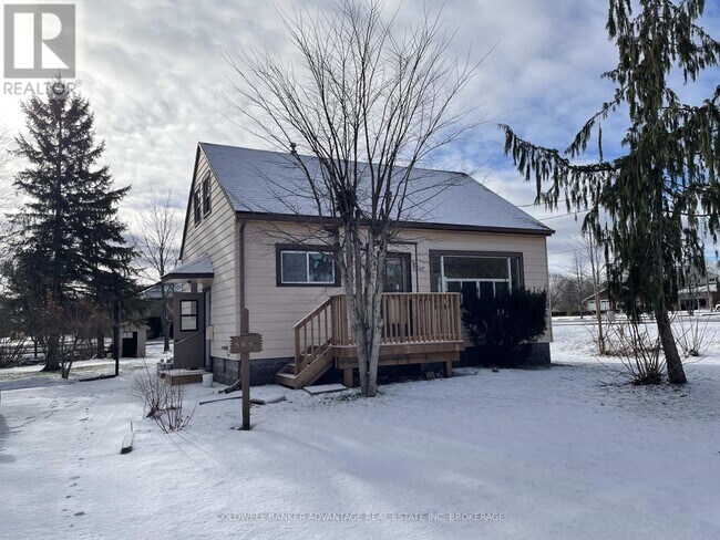 565 Fitch St in Welland, ON - Building Photo - Building Photo