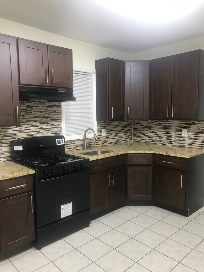 20 Governor St, Unit 2 in Newark, NJ - Building Photo - Building Photo