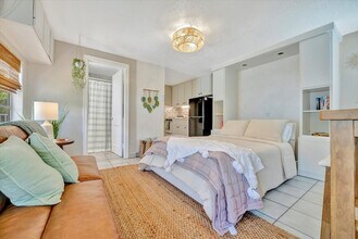 483 E Shore Dr in Clearwater, FL - Building Photo - Building Photo
