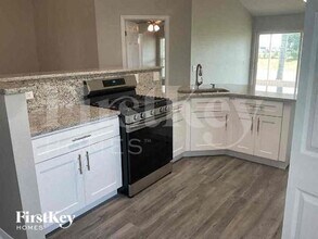 242 Lady Diana Dr in Davenport, FL - Building Photo - Building Photo