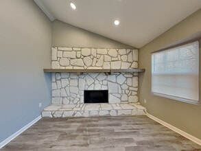 5835 Brenda Dr in Trussville, AL - Foto de edificio - Building Photo