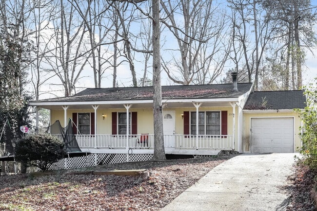 property at 2915 Winchester Dr