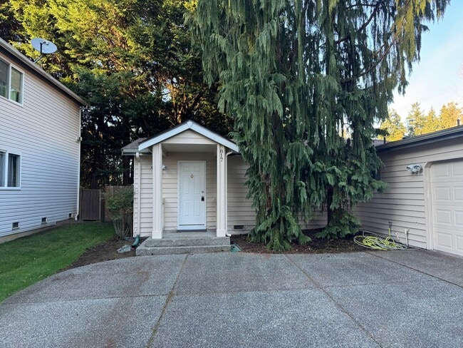 817 215th Pl SW in Lynnwood, WA - Building Photo - Building Photo