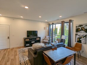 131 E Eighth St. Unit 212 in Traverse City, MI - Building Photo - Building Photo